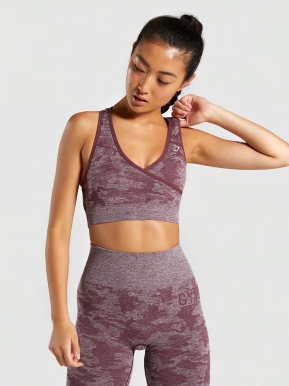 Gymshark ADAPT CAMO SEAMLESS SPORTS BRA Winter Berry size XS